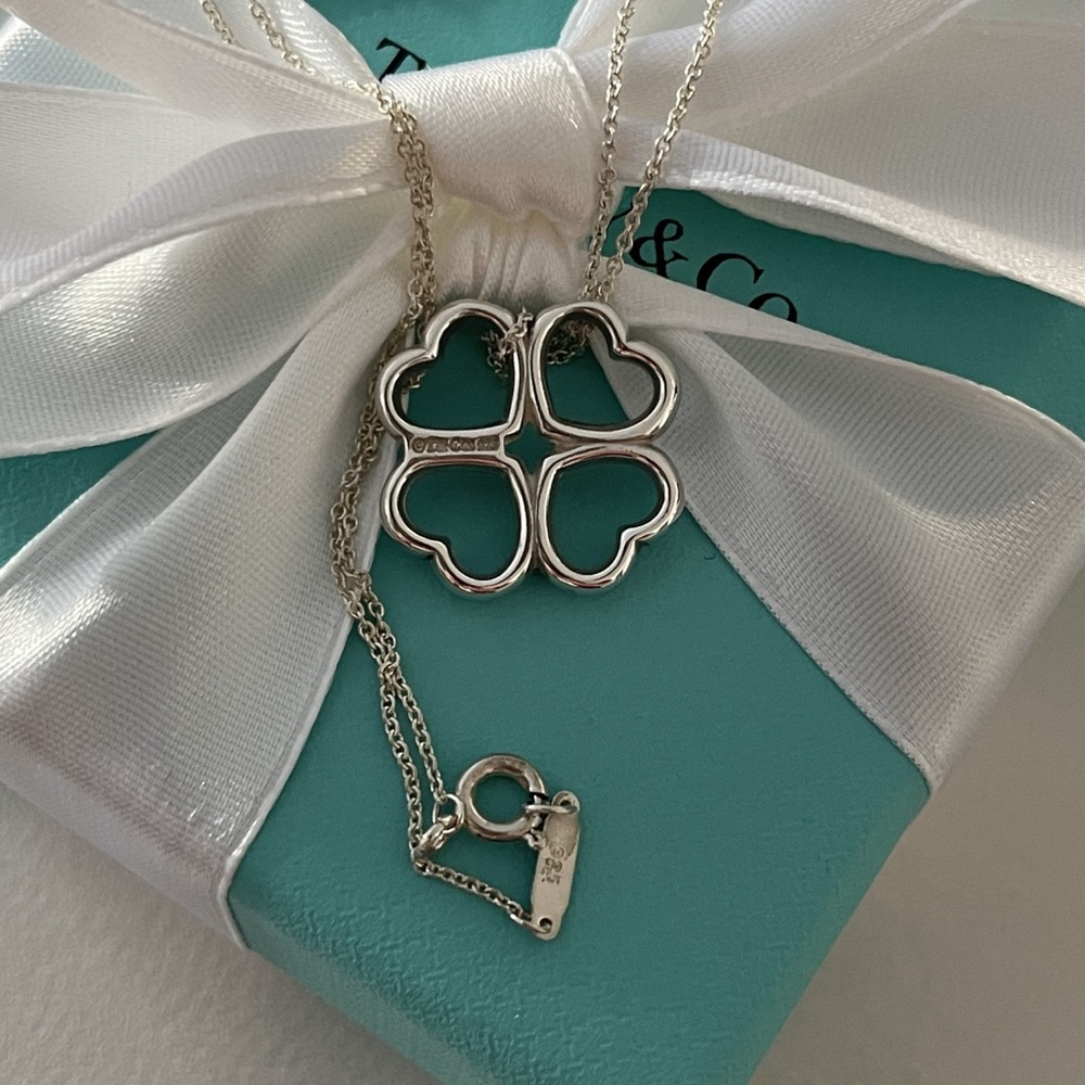 🌟2XHP🌟Auth Rare Tiffany & Co. Four Heart Clover Pendant Necklace 16” inch chain - Picture 3 of 6